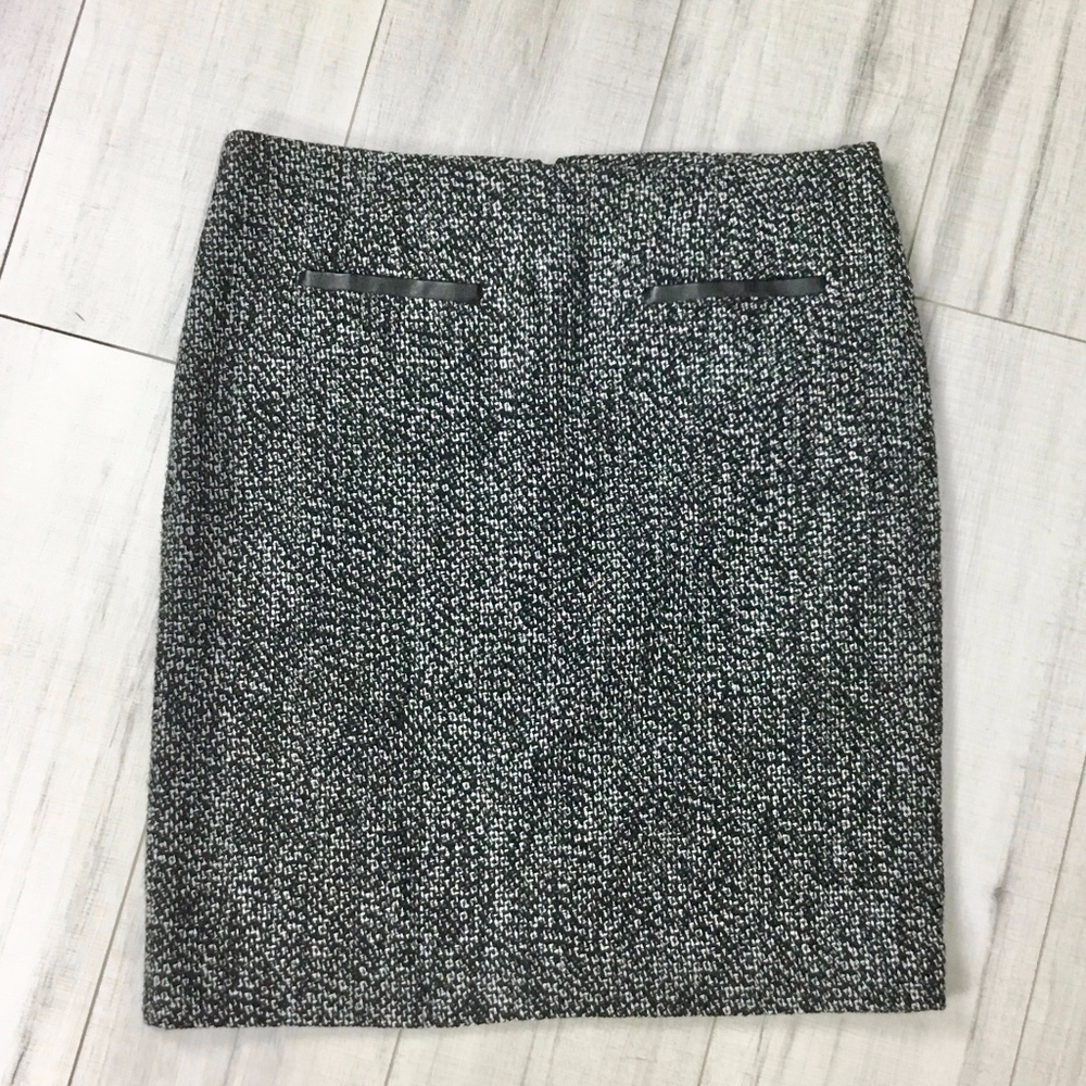 Atelier Luxe Boutique SZ 12 black and white skirt